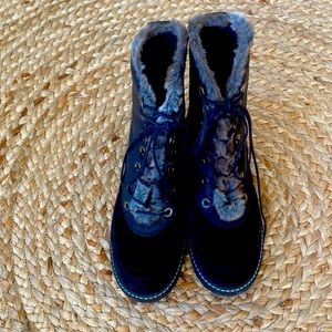 Stuart Weitzman Boots Size 6 1/2 Like New